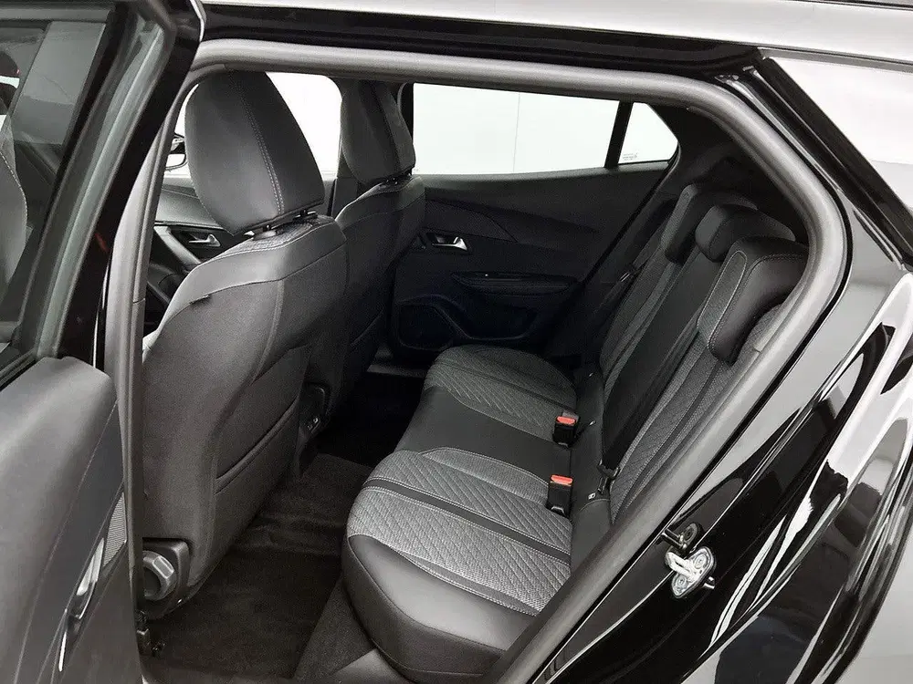 Peugeot 2008 1.2 Hybrid Allure 145pk Automaat uit 2025, foto 14