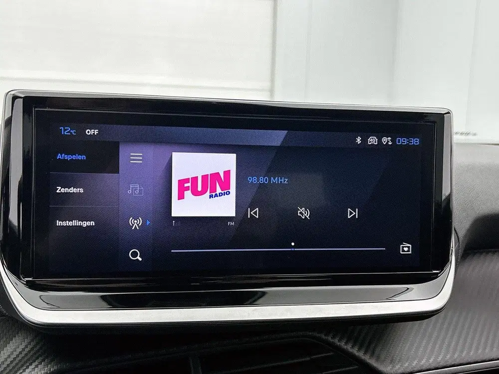 Peugeot 2008 1.2 Hybrid Allure 145pk Automaat uit 2025, foto 20