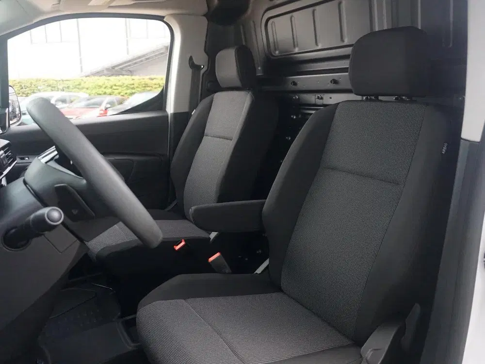 Peugeot Partner L1 50 kWh uit 2026, foto 10