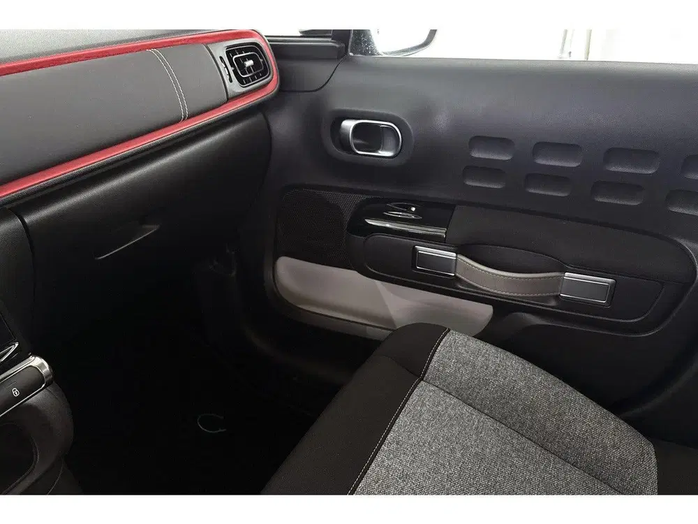 Citroën C3 1.2 PureTech C-Series Apple CarPlay Parkee uit 2021, foto 18
