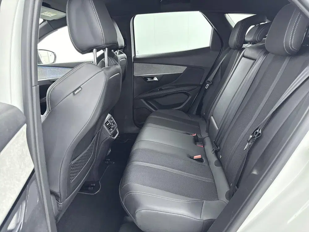 Peugeot 3008 SUV 1.2 136 pk Automaat Hybrid GT uit 2024, foto 18