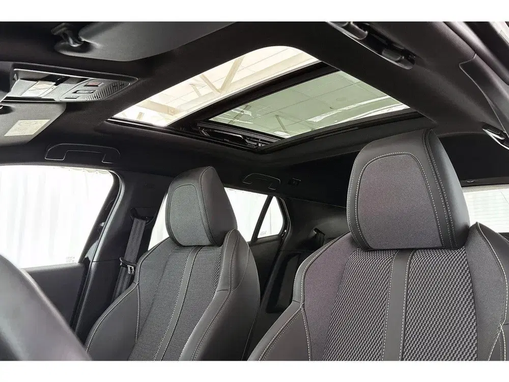 Peugeot 2008 1.2 PureTech 130 GT Panoramadak Trekhaak uit 2024, foto 8