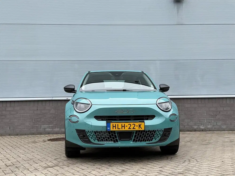 Fiat 600 1.2 Hybrid Urban uit 2025, foto 2