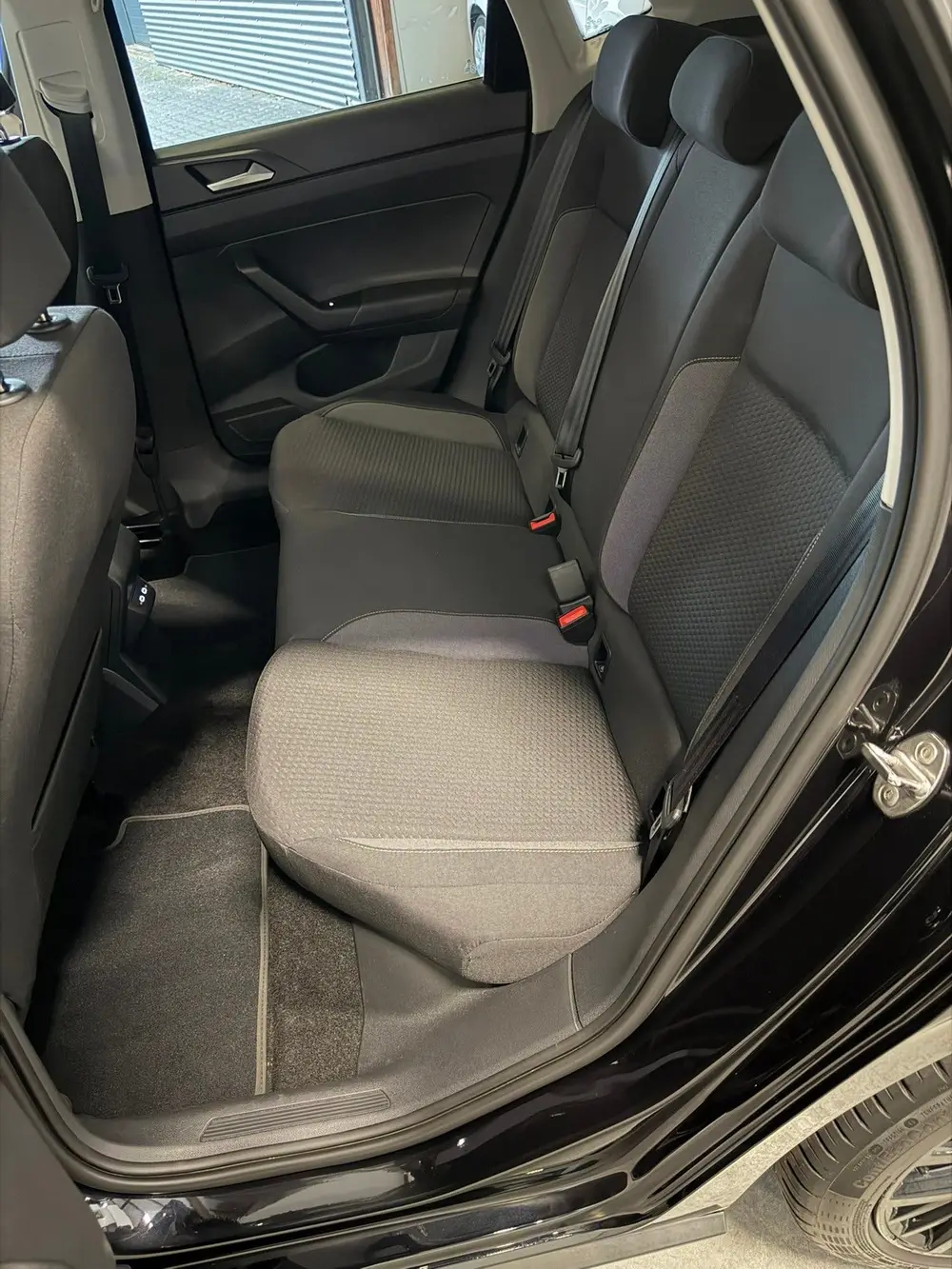 Volkswagen Polo 1.0 TSI R-Line Edition DSG Zwart uit 2024, foto 19