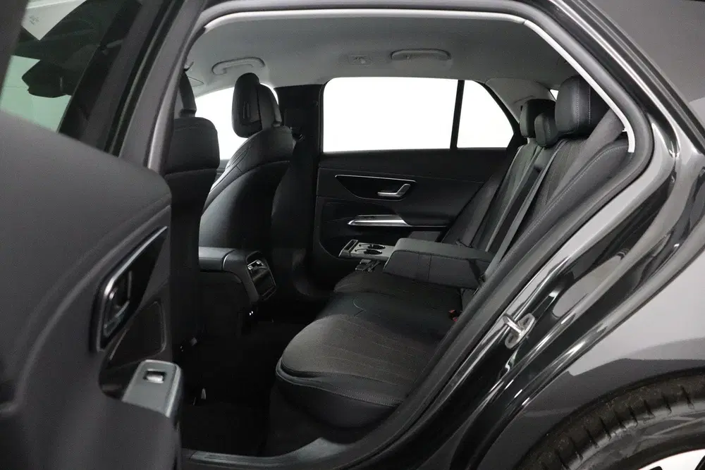 Mercedes-Benz E-Klasse Avantgarde Advanced Plus uit 2024, foto 16