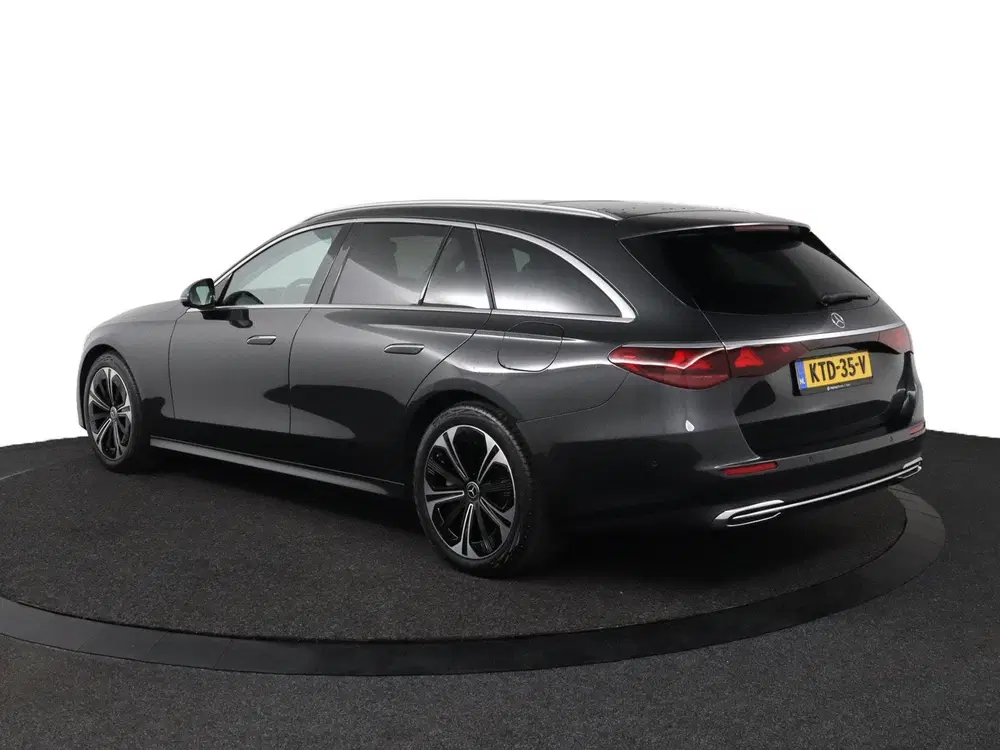 Mercedes-Benz E-Klasse Avantgarde Advanced Plus uit 2024, foto 3