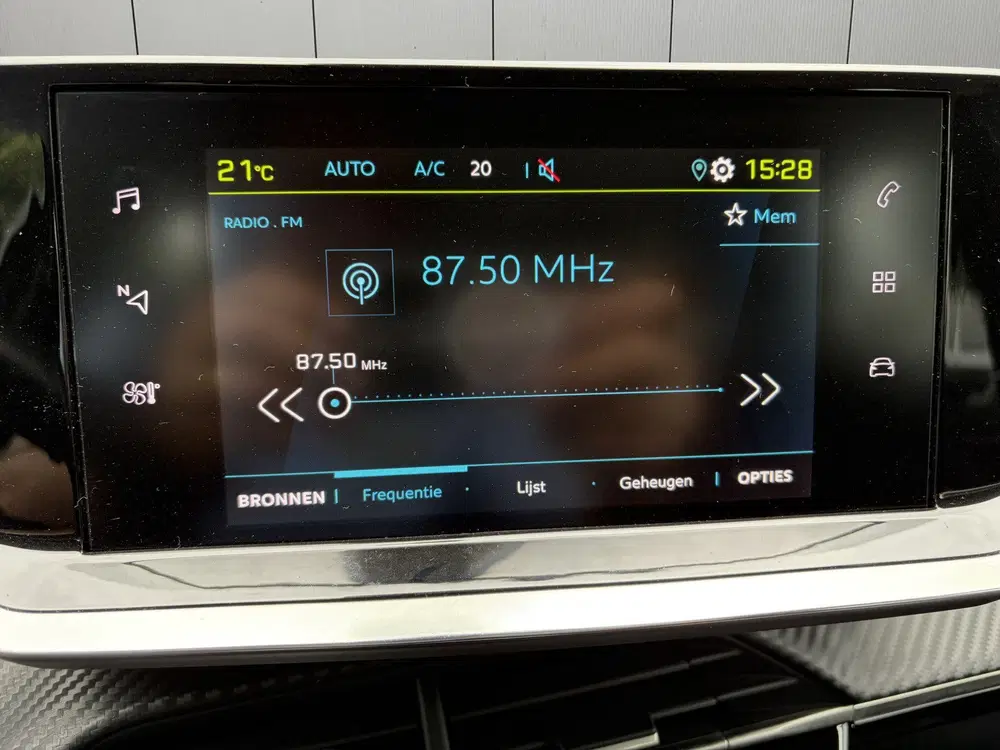 Peugeot 208 EV Active 50 kWh 3 fase lader uit 2023, foto 15