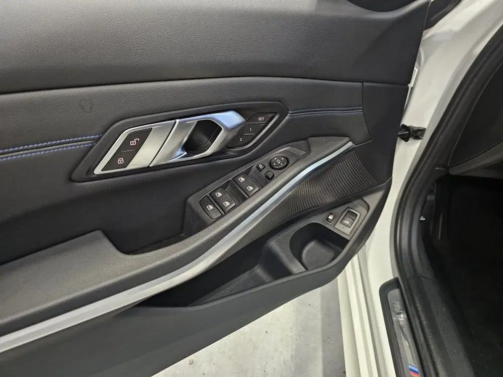 BMW 3-serie 3 Serie Touring 330e uit 2023, foto 6
