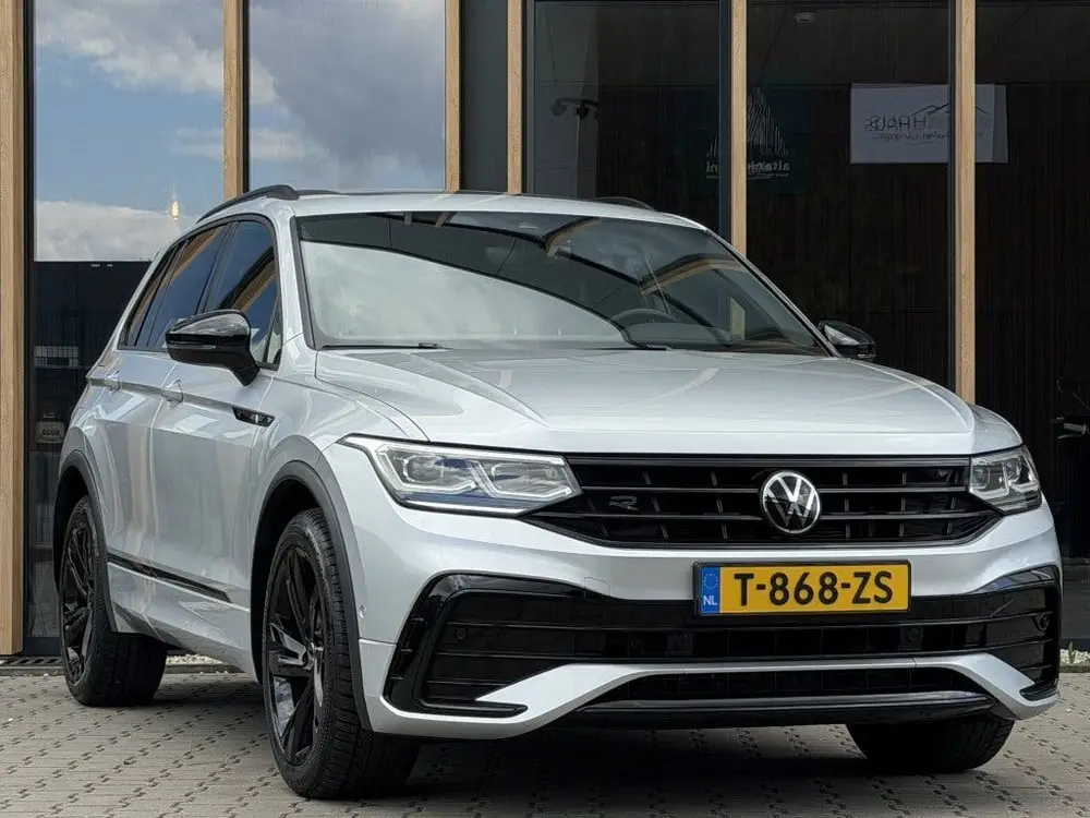 Volkswagen Tiguan 1.5 TSI R-Line | blackstyle | panorama-dak uit 2023, foto 19