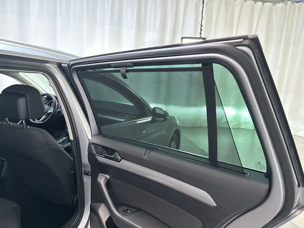 Volkswagen Passat Variant 1.5 TSI 150pk DSG Business Navigat uit 2020, foto 17