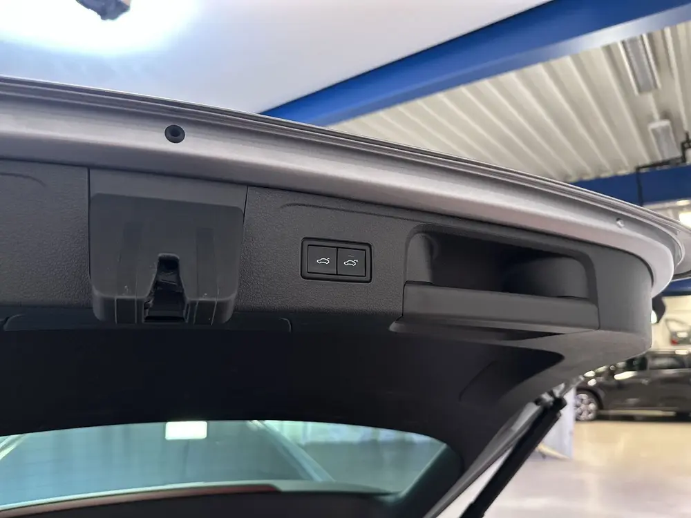 Volkswagen Passat Variant 1.5 TSI 150pk DSG Business Navigat uit 2020, foto 19