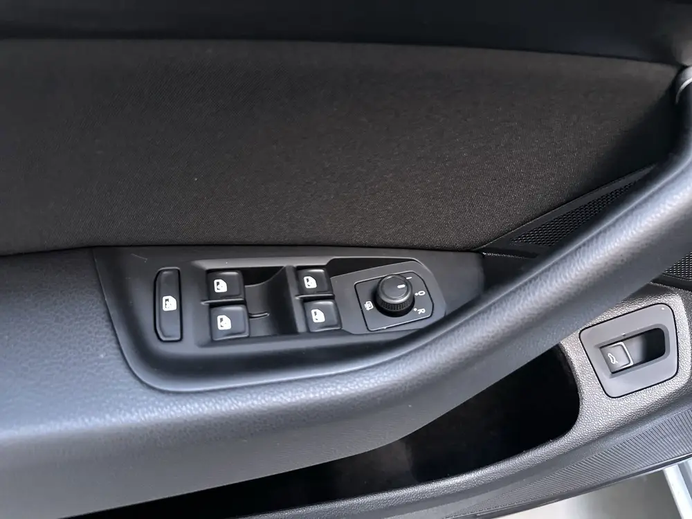 Volkswagen Passat Variant 1.5 TSI 150pk DSG Business Navigat uit 2020, foto 20