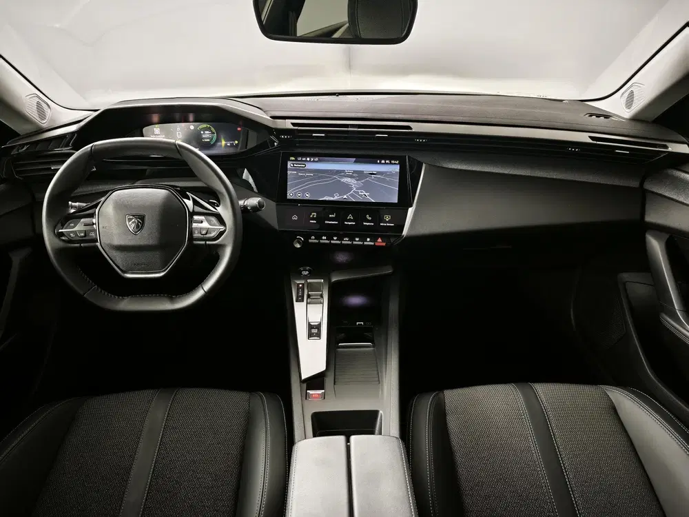 Peugeot 308 1.2 Hybrid 145 e-DCS6 Allure uit 2025, foto 3
