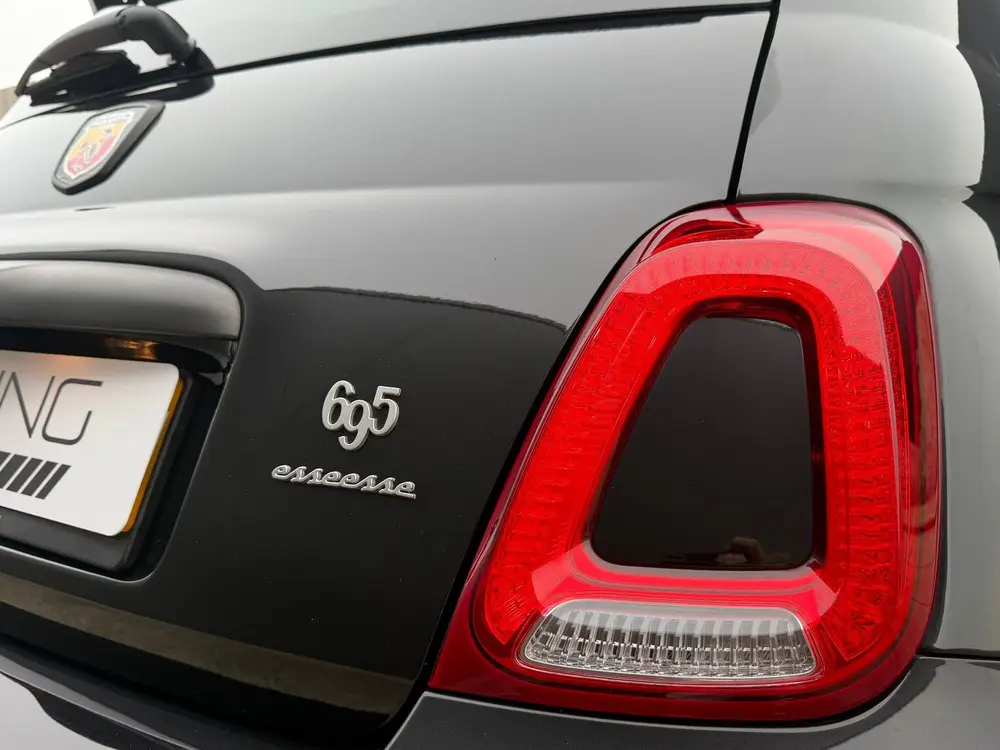 Abarth 695 uit 2021, foto 20