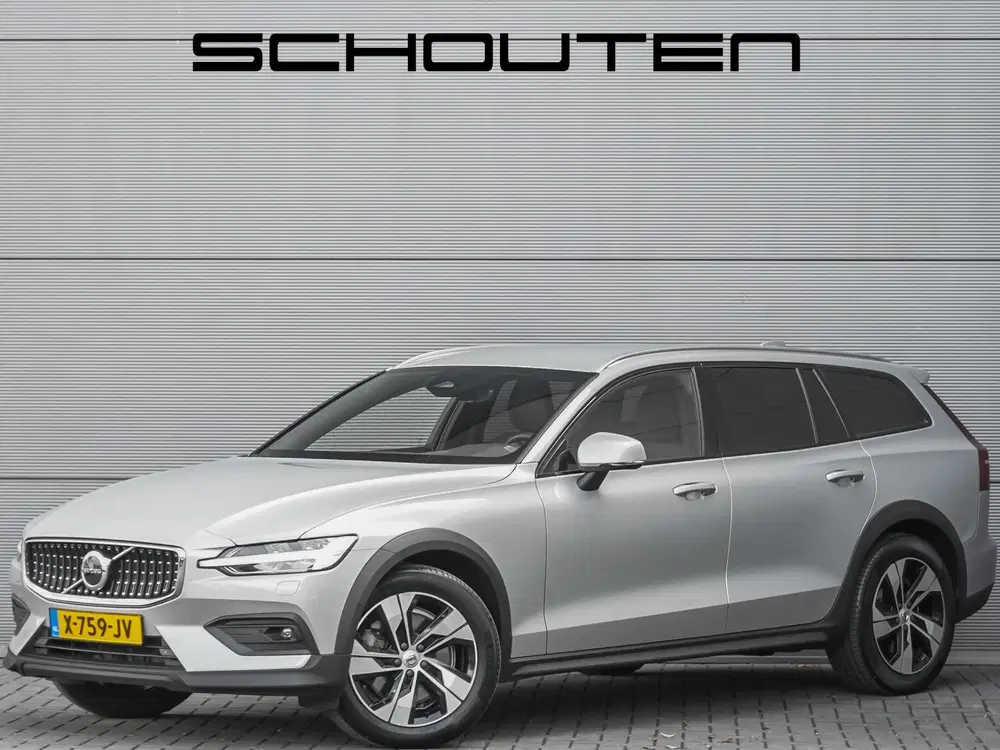 Volvo V60 Cross Country 2.0 B5 AWD Plus Camera Stuur & Stoel uit 2023