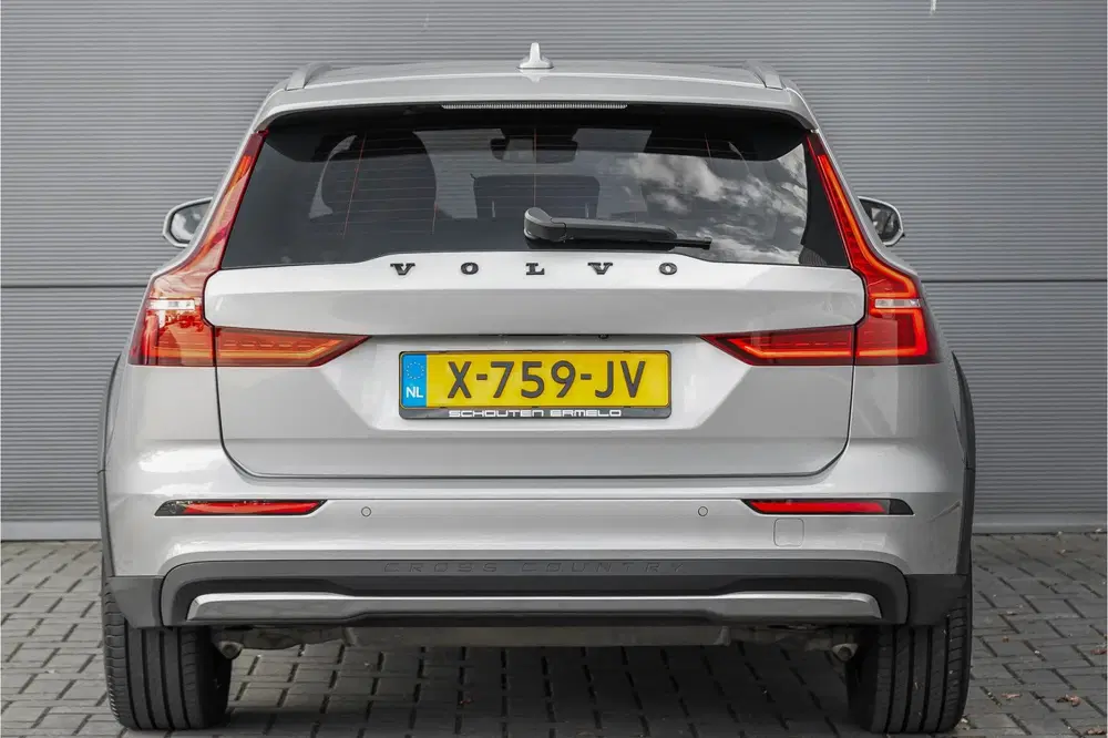 Volvo V60 Cross Country 2.0 B5 AWD Plus Camera Stuur & Stoel uit 2023, foto 13
