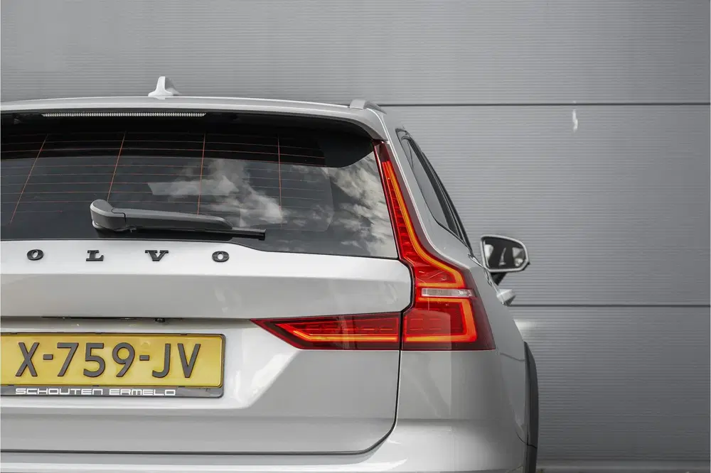 Volvo V60 Cross Country 2.0 B5 AWD Plus Camera Stuur & Stoel uit 2023, foto 17