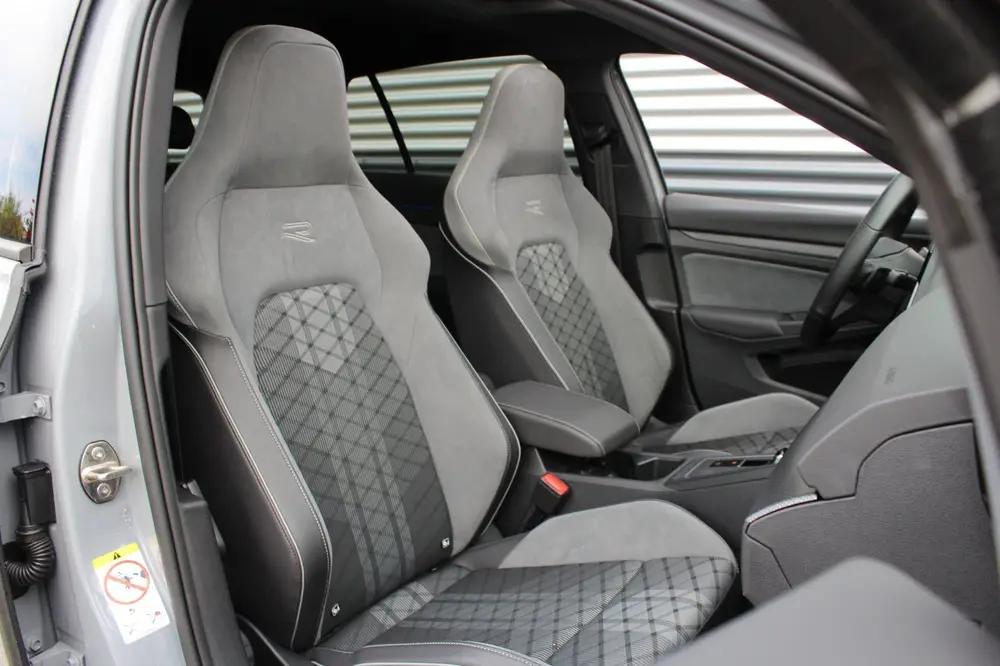 Volkswagen Golf 1.5 eTSI 3x R-Line | Panoramadak | Harman Ka uit 2021, foto 7