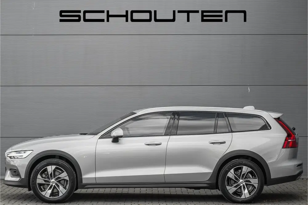 Volvo V60 Cross Country 2.0 B5 AWD Plus Camera Stuur & Stoel uit 2023, foto 11