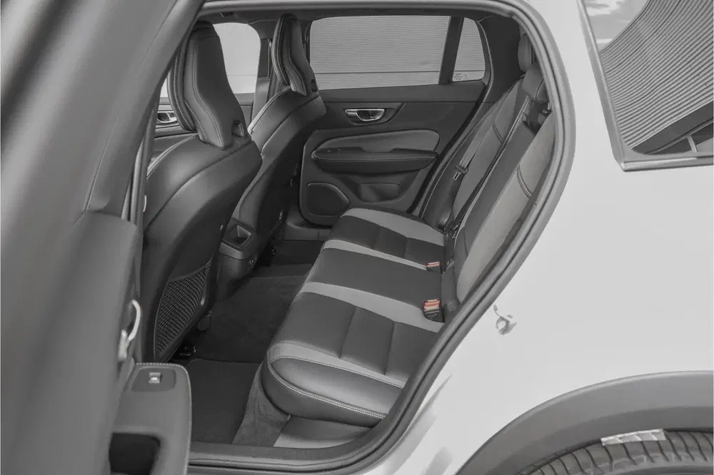 Volvo V60 Cross Country 2.0 B5 AWD Plus Camera Stuur & Stoel uit 2023, foto 6