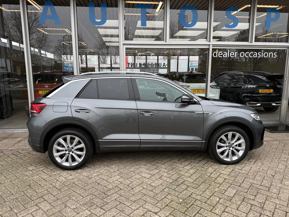 Volkswagen T-Roc 1.5 TSI R-Line Business 150PK / ACHTERUITRI uit 2025, foto 4