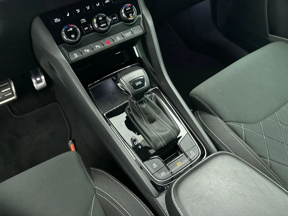 Skoda Karoq 1.5 TSI ACT Sportline Business uit 2021, foto 16
