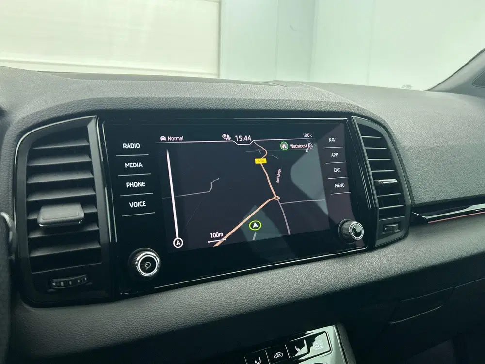 Skoda Karoq 1.5 TSI ACT Sportline Business uit 2021, foto 7