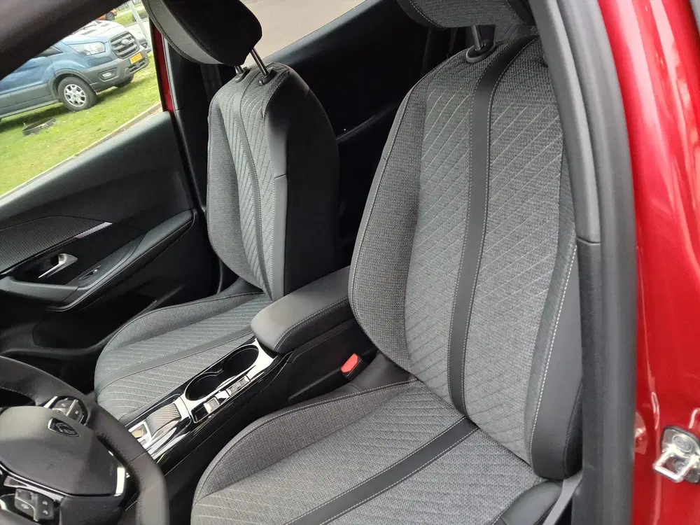 Peugeot 2008 EV 54kWh I DEMO DEAL I 156pk Allure I Pack uit 2024, foto 7