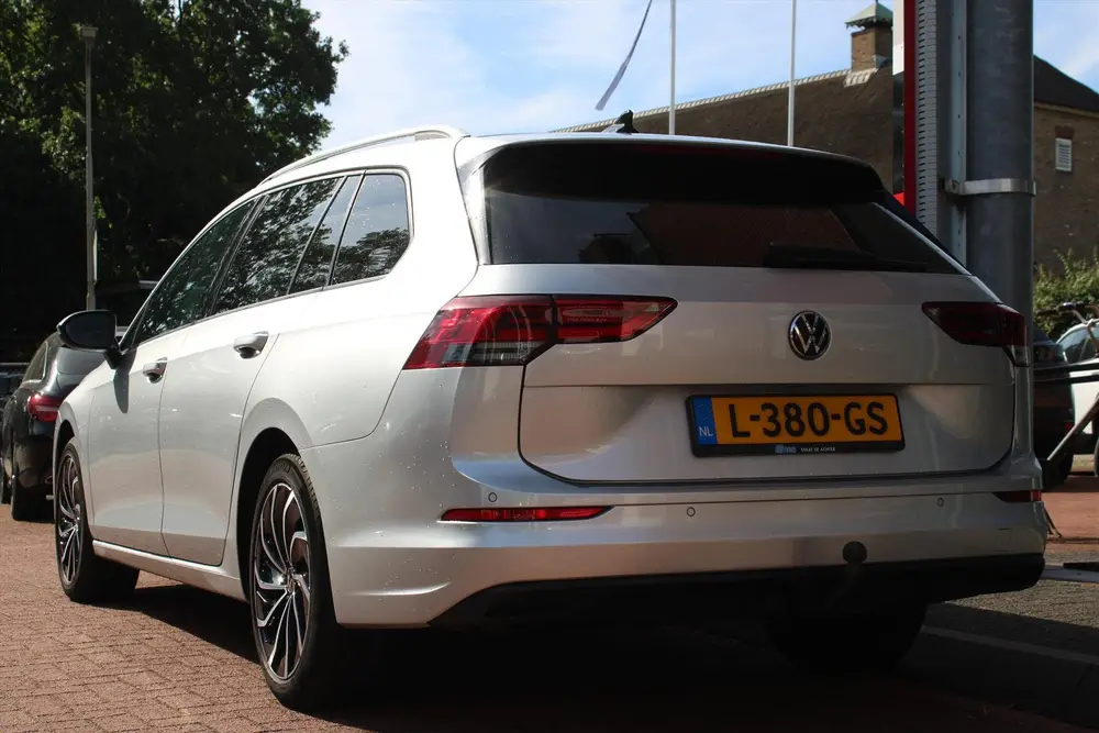 VOLKSWAGEN Golf Variant 1.0 eTSI Aut. *Life* | Trekhaak | Ca uit 2021, foto 3