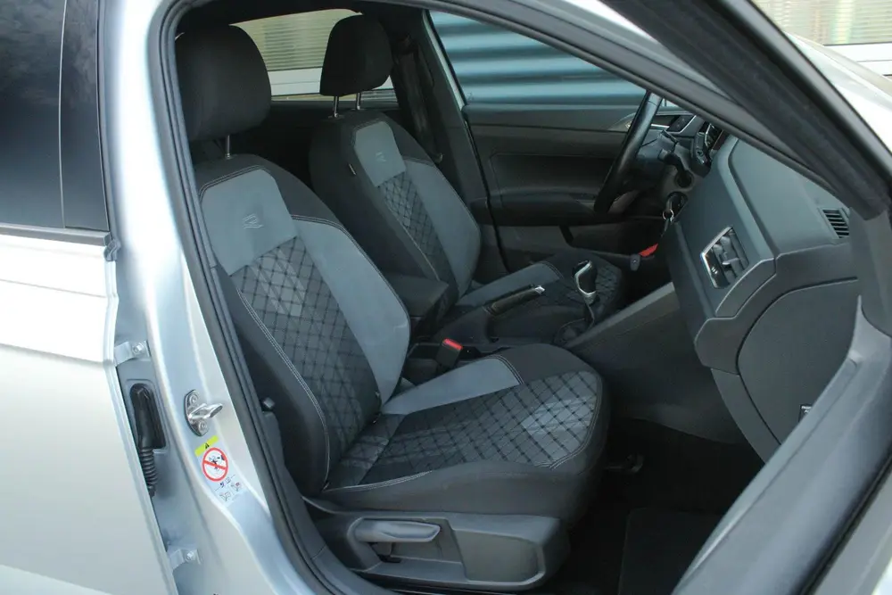 Volkswagen Taigo 1.0 TSI 110pk Hand-6 R-Line | Black Pakket uit 2023, foto 20