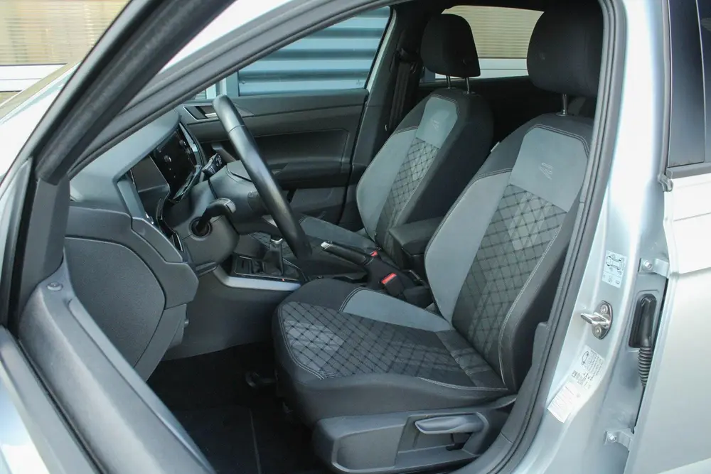 Volkswagen Taigo 1.0 TSI 110pk Hand-6 R-Line | Black Pakket uit 2023, foto 4