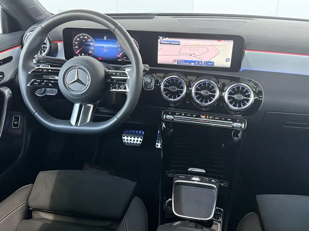 Mercedes-Benz CLA 180 Business Solution AMG uit 2025, foto 12