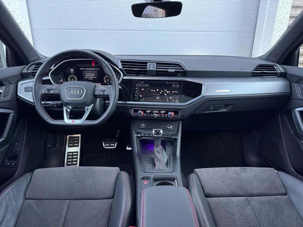 Audi Q3 45 TFSI e S Edition Pano uit 2022, foto 12