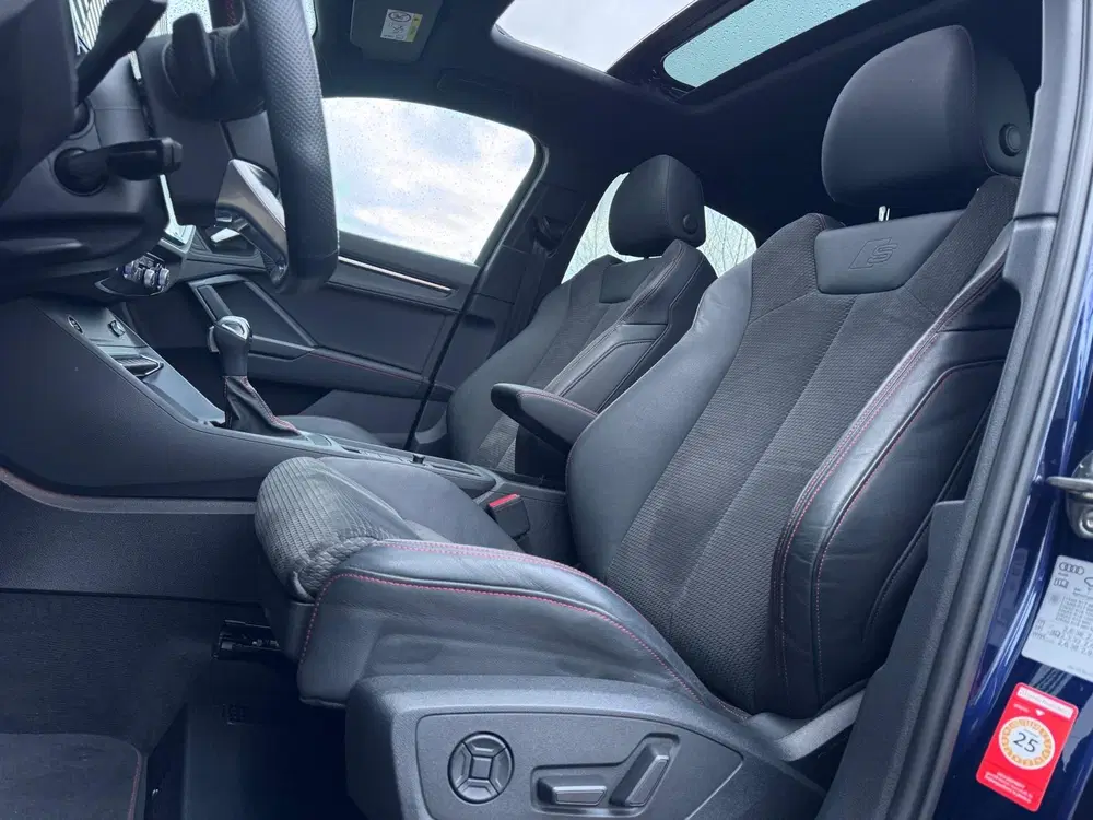 Audi Q3 45 TFSI e S Edition Pano uit 2022, foto 13