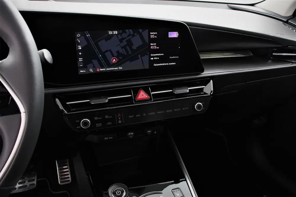 Kia Niro ExecutiveLine 64.8 kWh Navigatie Half Lede uit 2022, foto 16