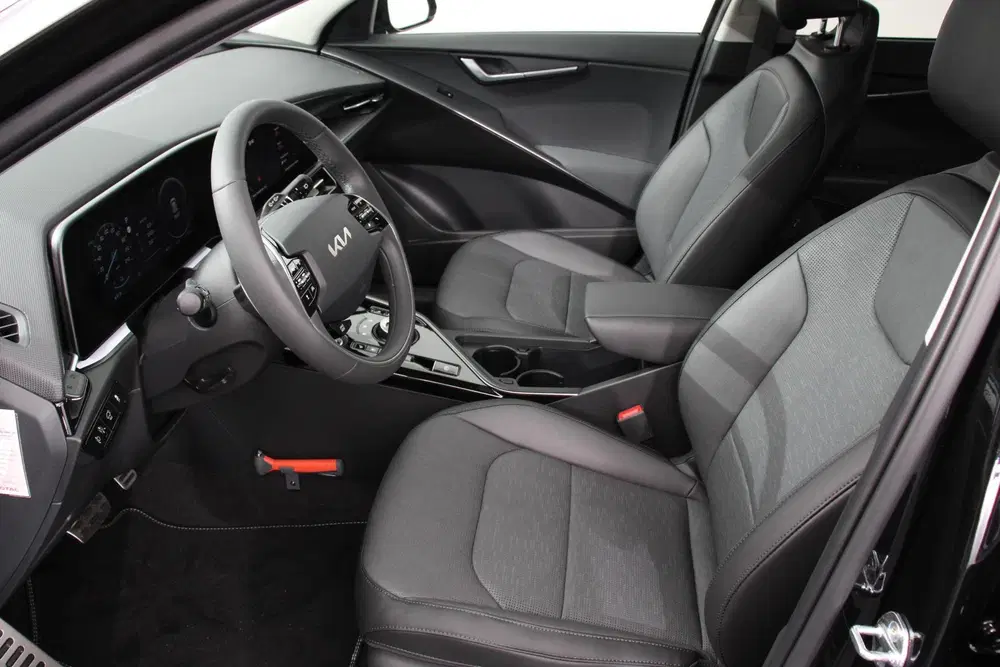Kia Niro ExecutiveLine 64.8 kWh Navigatie Half Lede uit 2022, foto 2