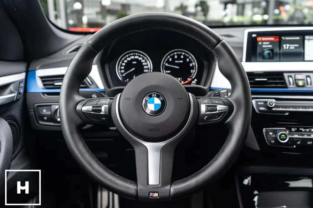 BMW X1 sDrive18i M-Sport uit 2020, foto 9