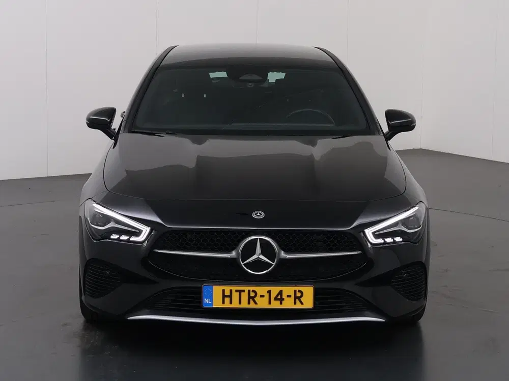 Mercedes-Benz CLA 180 Star Edition uit 2025, foto 3