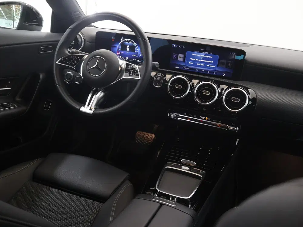 Mercedes-Benz CLA 180 Star Edition uit 2025, foto 9