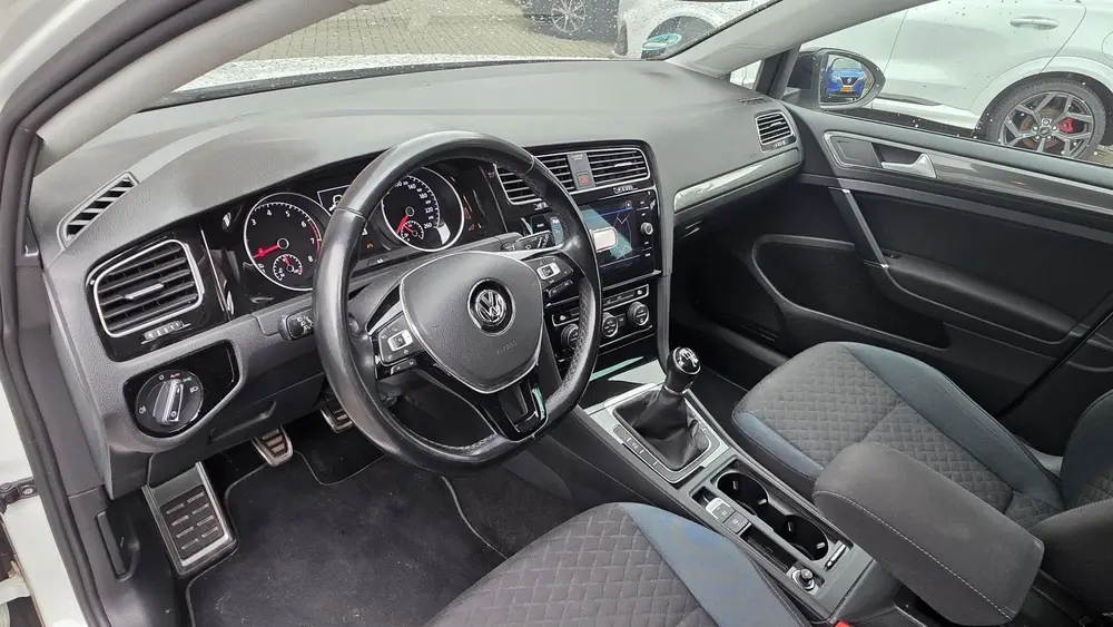 Volkswagen Golf 1.0 TSI Highline R-Line 115pk Navi, Camera uit 2020, foto 15