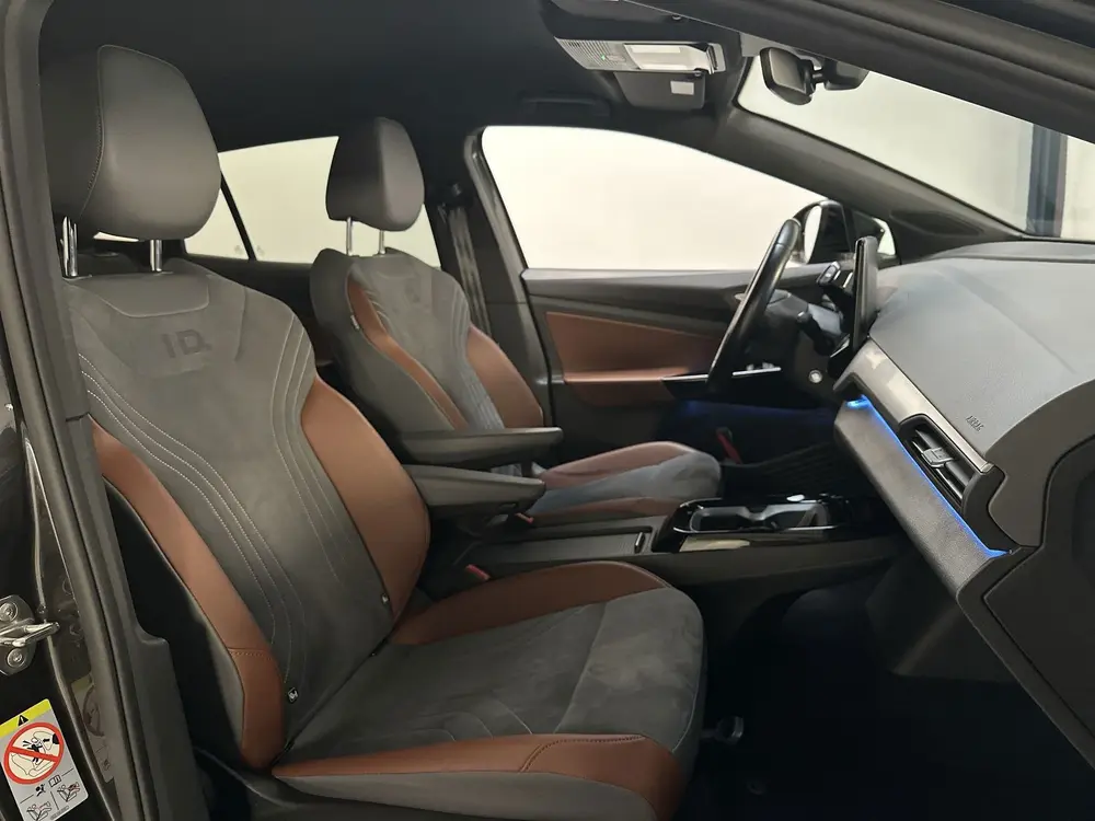 Volkswagen ID.4 Life 77 kWh Camera Sfeerverlichting Stoelver uit 2021, foto 10