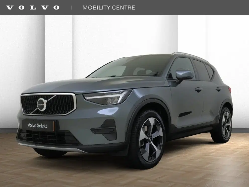 Volvo XC40 B3 Core uit 2025