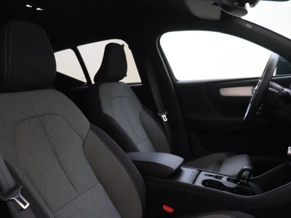 Volvo XC40 B3 Core uit 2025, foto 14