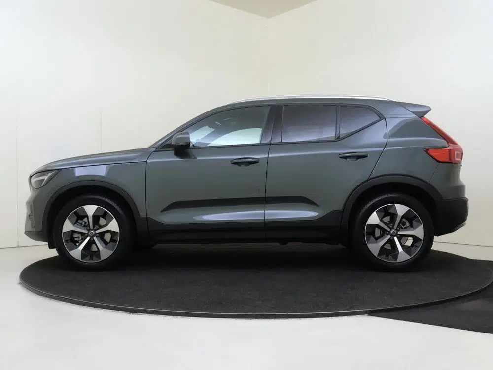 Volvo XC40 B3 Core uit 2025, foto 2