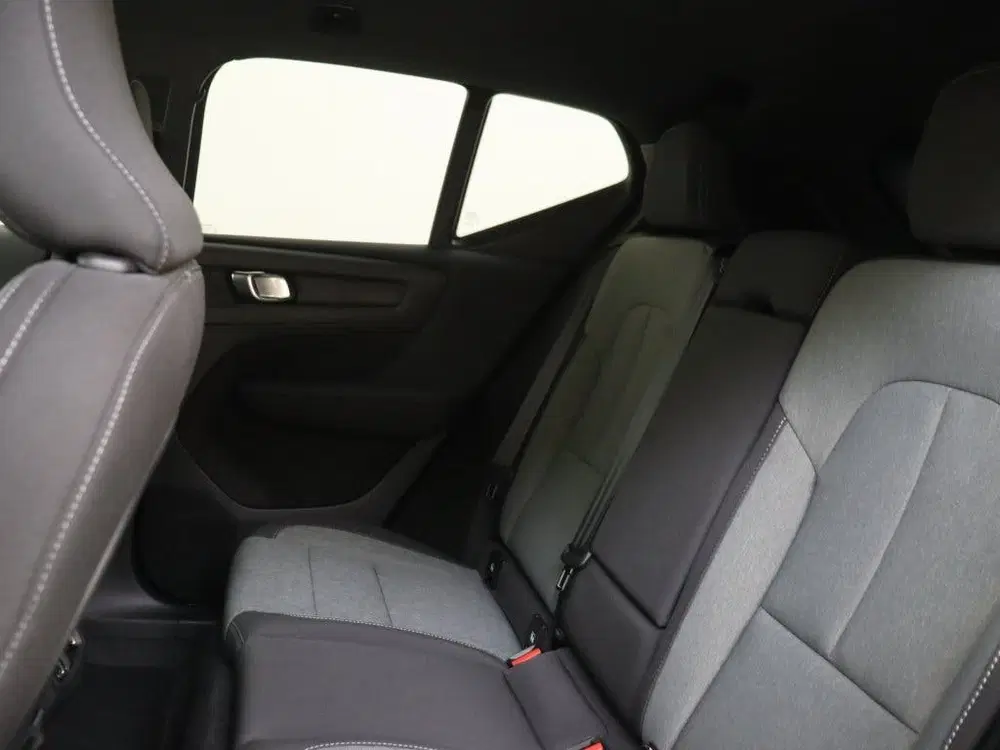 Volvo XC40 B3 Core uit 2025, foto 8