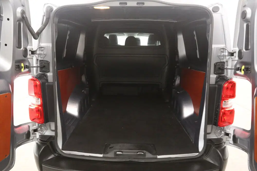 Opel Vivaro Citroën Jumpy 2.0 BlueHDI I L3H1 uit 2021, foto 4