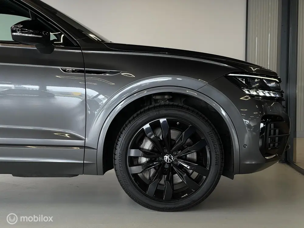Volkswagen Touareg 3.0 TSI Hybrid R-Line | Pano | Luchtverin uit 2020, foto 12