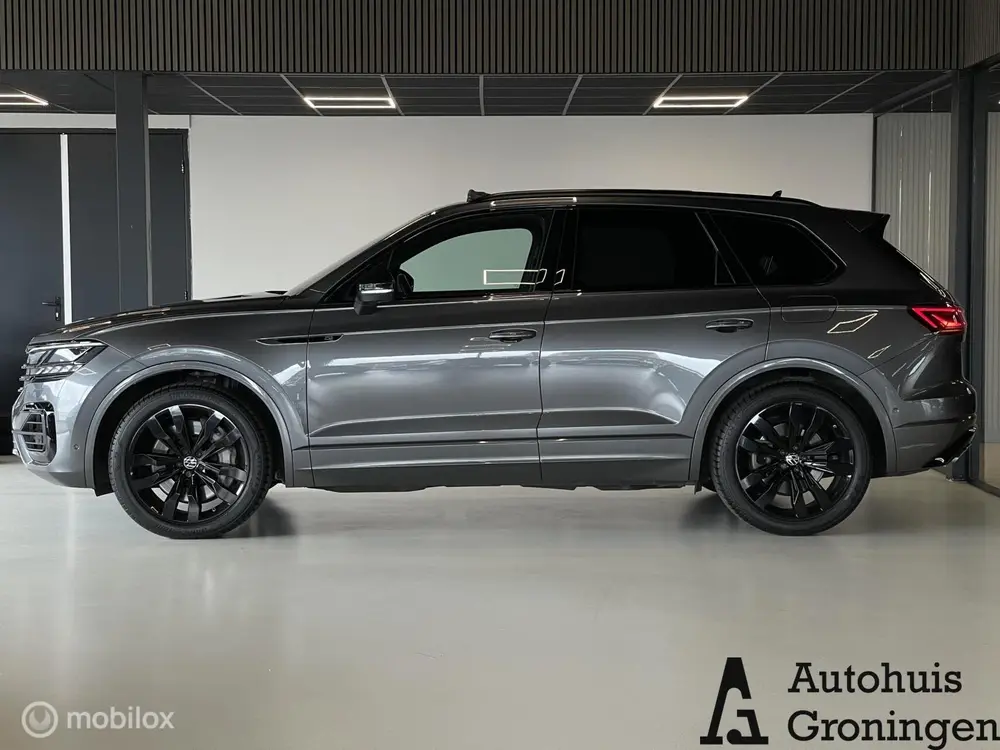 Volkswagen Touareg 3.0 TSI Hybrid R-Line | Pano | Luchtverin uit 2020, foto 3