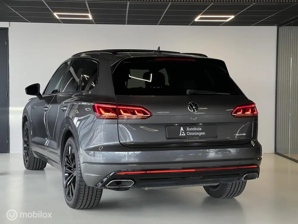 Volkswagen Touareg 3.0 TSI Hybrid R-Line | Pano | Luchtverin uit 2020, foto 4