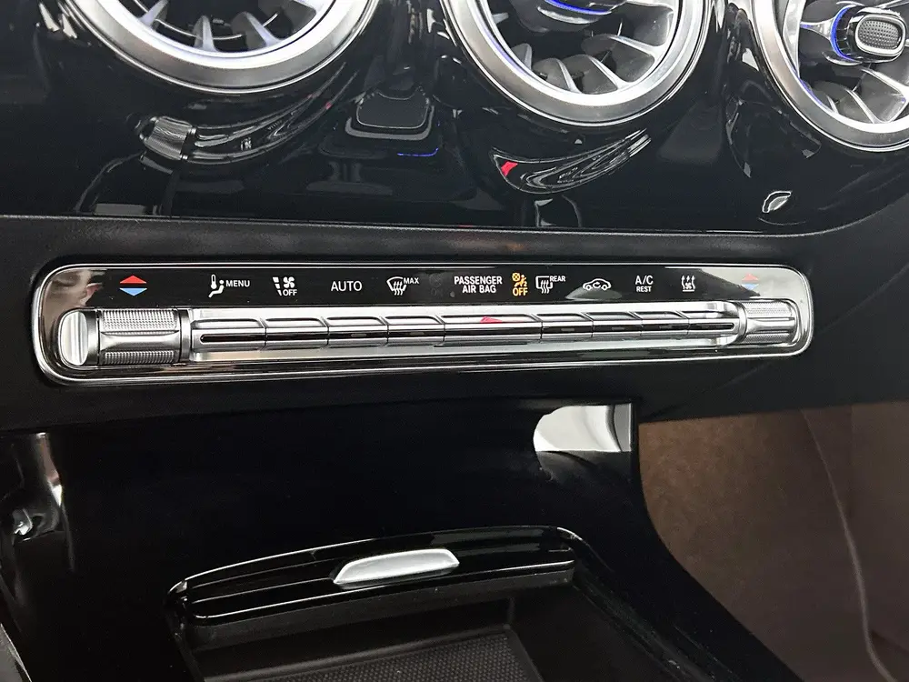 Mercedes-Benz CLA Klasse 250 e AMG Plug-In Hybride uit 2022, foto 10